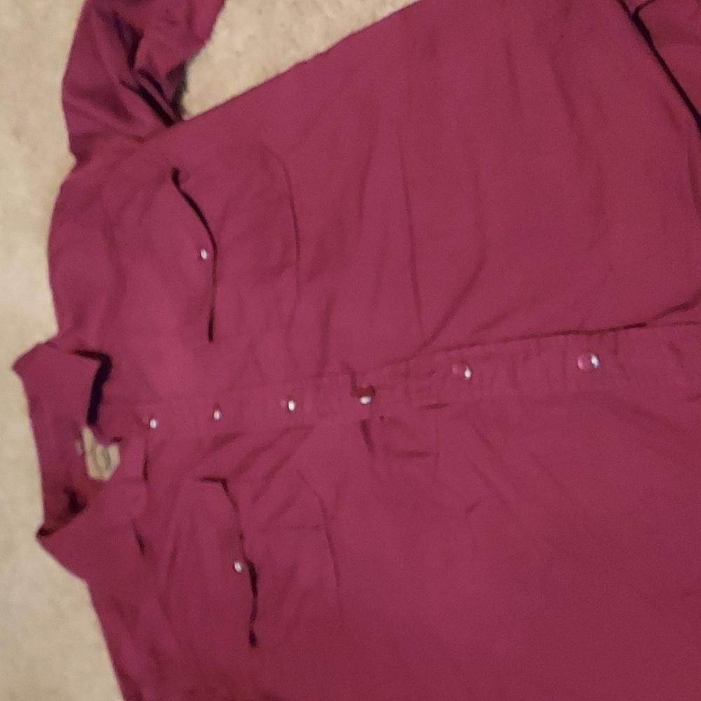 Long sleeve size small maroon snap buttons
